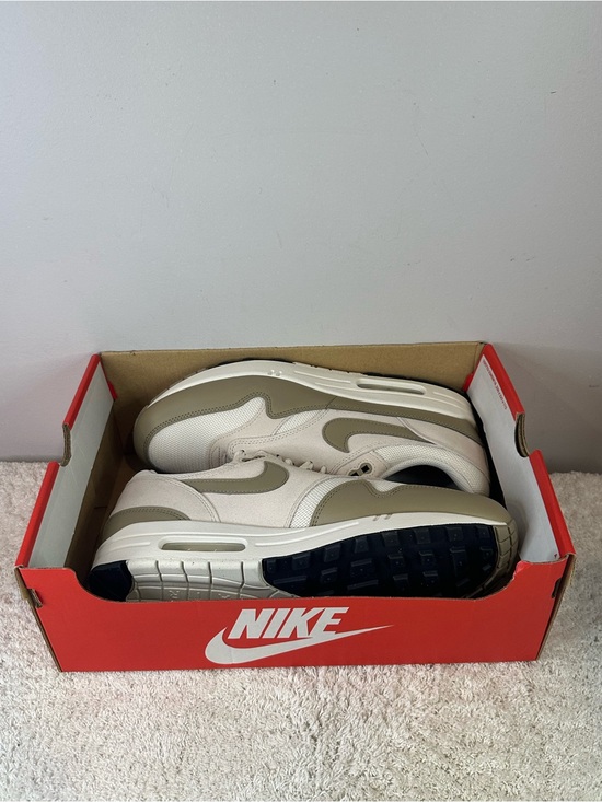 Nike Air Max 1 Essential